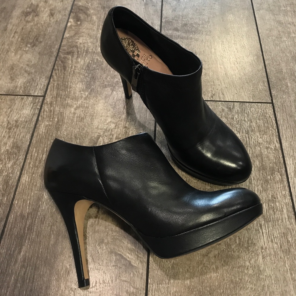 Gentle worn Vince Camuto elvin 6.5 ankle booties
